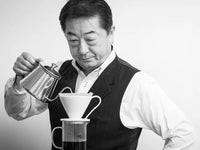brewing with Cafec flower dripper #detail-photo