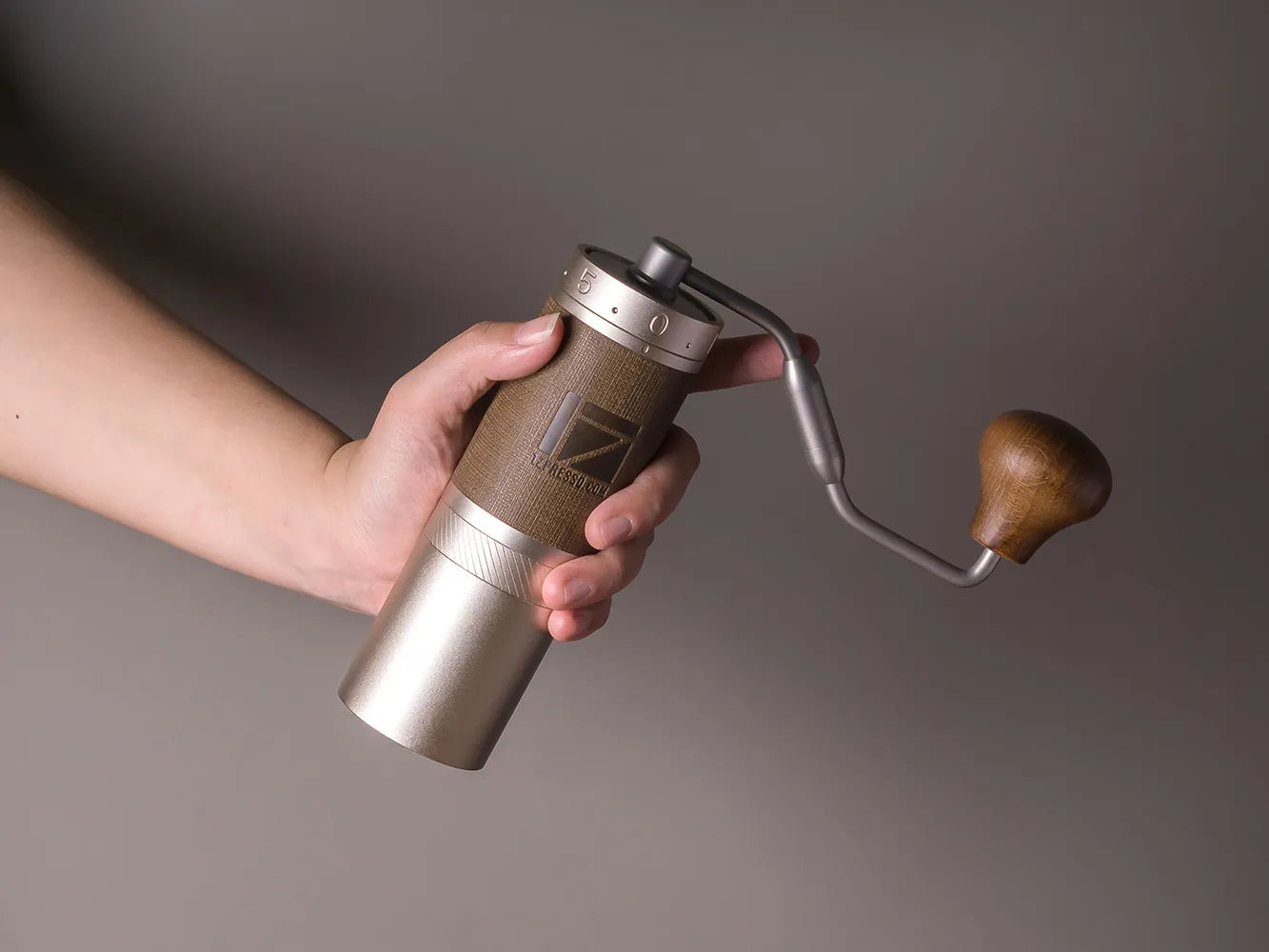 Brewing Perfection: The Benefits of Using a Hand-Cranked Coffee Grinder over an Electric One